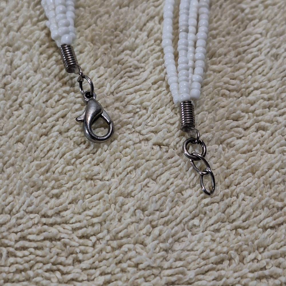 Elegant White Seed Beaded With Mother Of Pearl Centerpiece Necklace Set - Picture 8 of 8